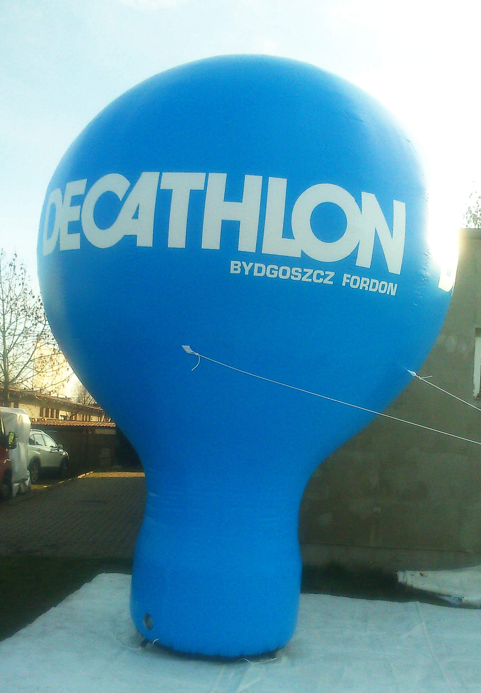 Pneumatyczny balon reklamowy z logo Decathlon
